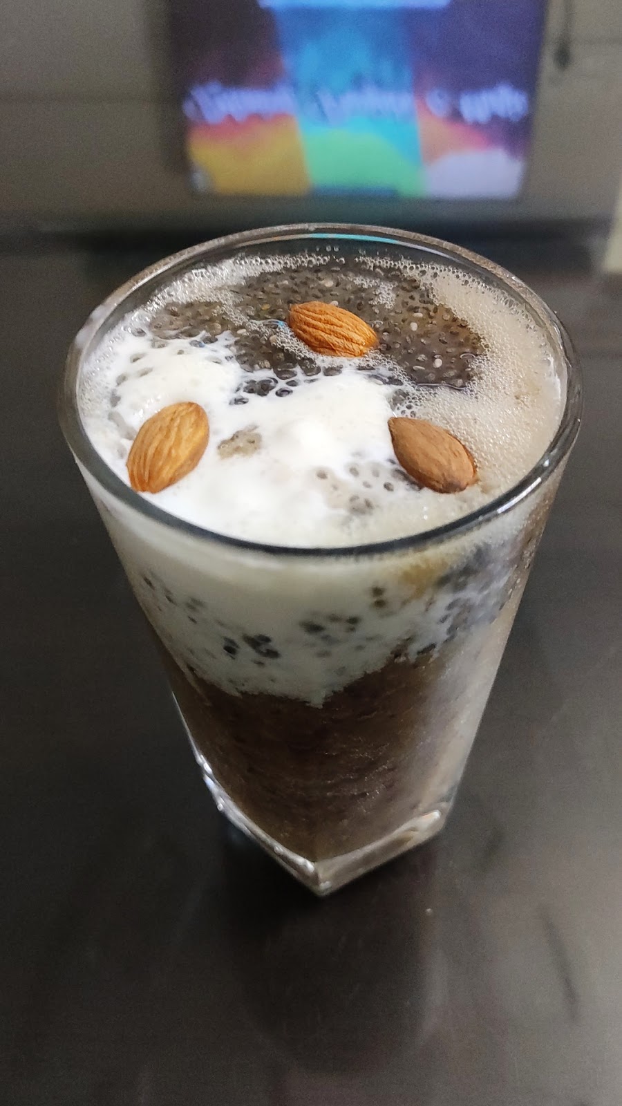 Photo With a Story Prepare Apple and Grape Smoothie Without Yogurt at Home