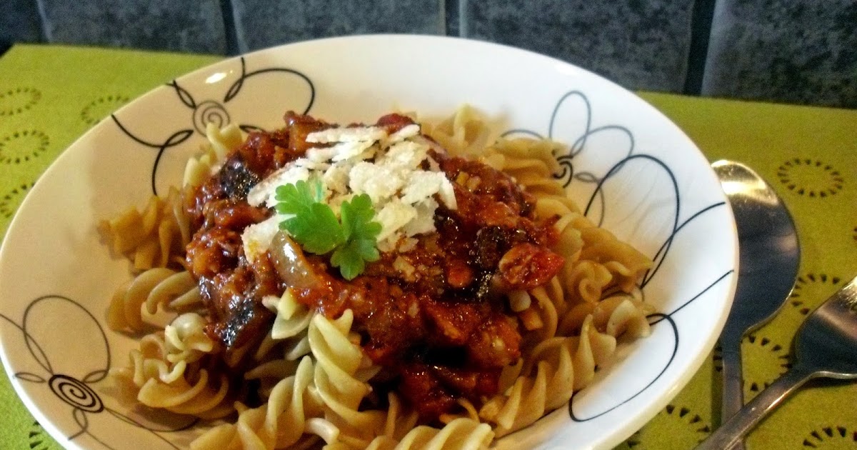 Låvises mad Pastasauce med aubergine.