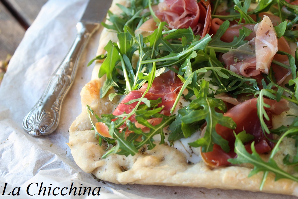 Focaccia con prosciutto crudo e rucola Cucina facile e veloce