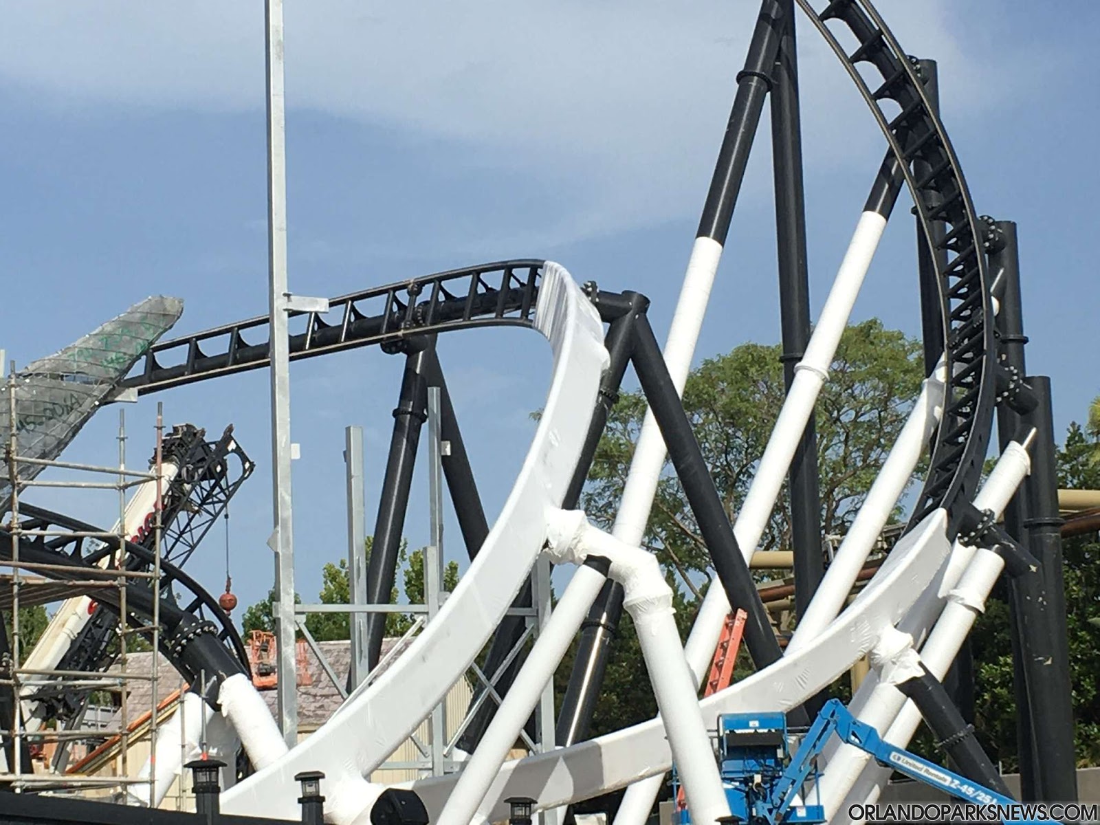 Islands of Adventure Update: New Raptor-Themed Coaster Continues to Take Shape (PART 2
