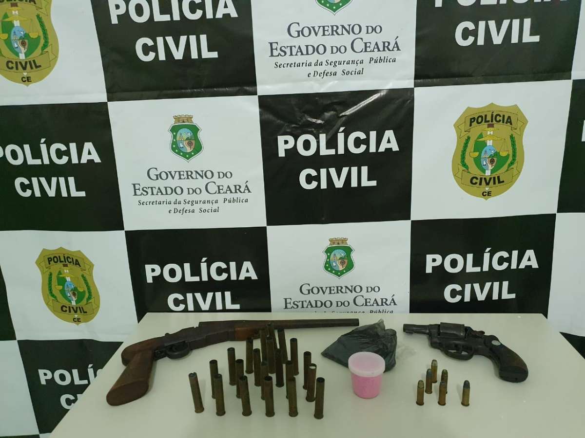 Polícia Civil apreende duas armas em operação para cumprimento de mandados judiciais em Brejo Santo Polícia Civil apreende duas armas em operação para cumprimento de mandados judiciais em Brejo Santo