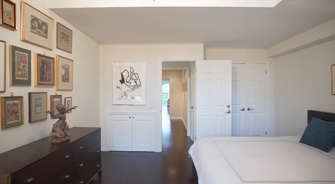 Tour 35 Marlborough Ave, Toronto vs. 26 Interior Design Photos