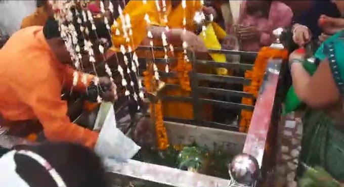 महाराजगंज फरेंदा गोपलापुर बहुरह्वा बाबा शिव मंदिर में हजारन गो ले भक्त कइल लोग जलाभिषेक।