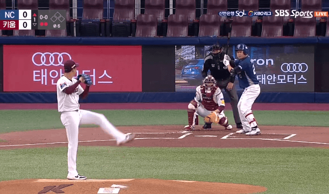 [유머] 복귀전에서 156 기록하는 안우진. -  와이드섬