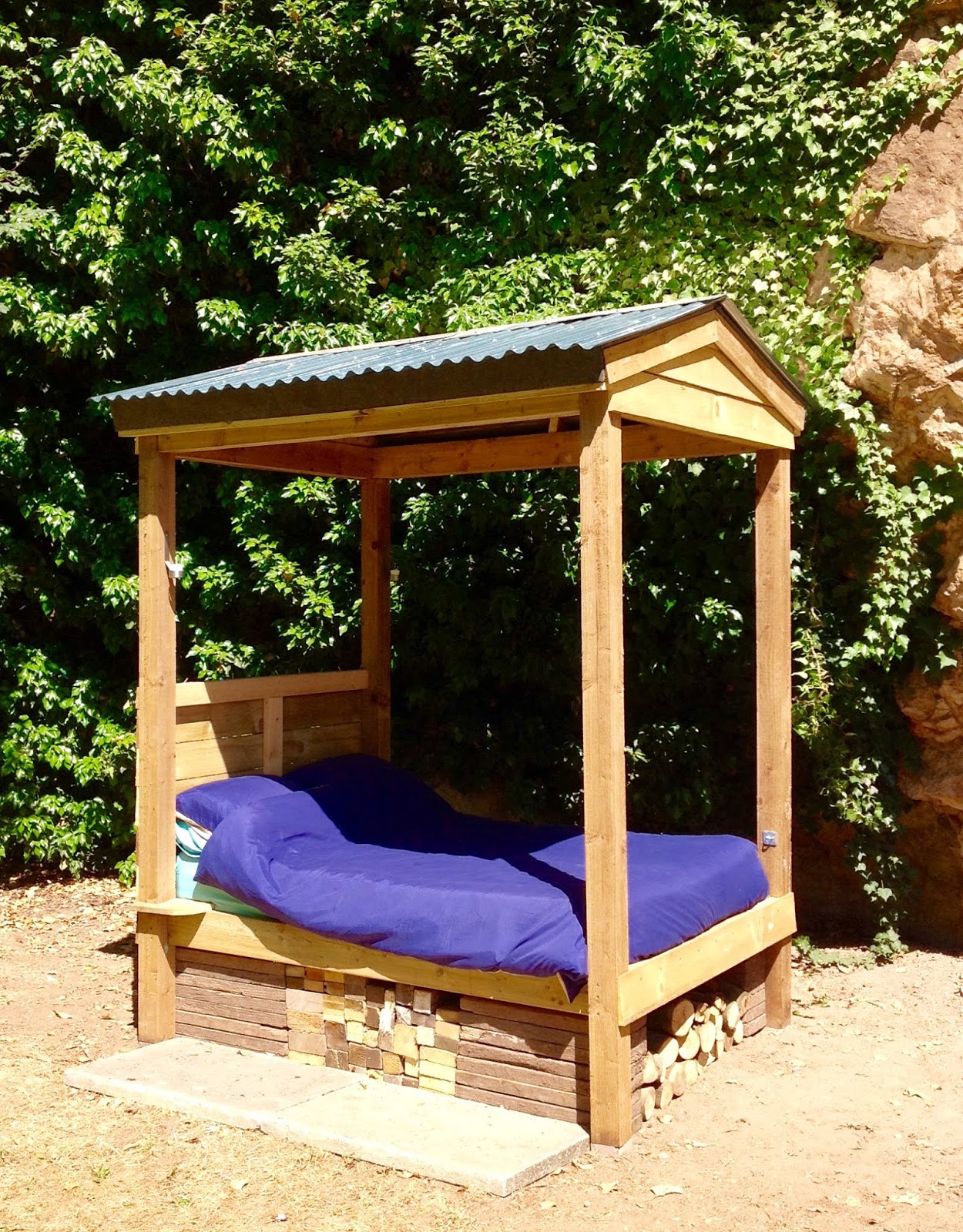 YoungManGoneWest Shedbed