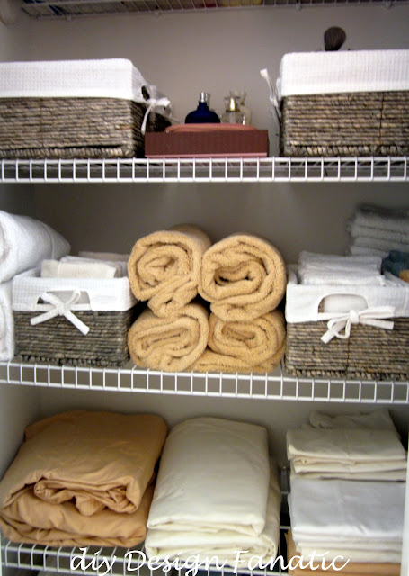 organization, organized linen closet, organize it, baskets, storage, cottage, cottage style, farmhouse, farmhouse style, diyDesignFanatic.com