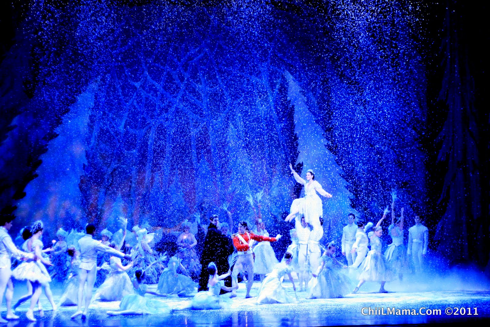 ChiIL Mama Joffrey Ballet1 Nutcracker Child Interviews and Video Show Footage