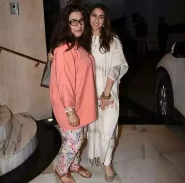 sara ali khan with amrita singh