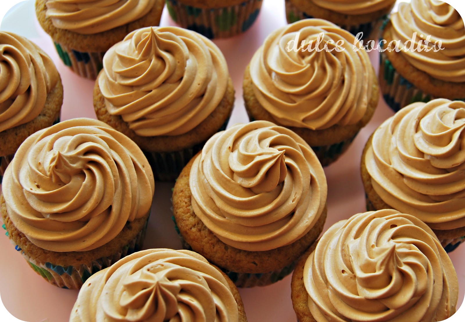 Dulce bocadito ♥ Cupcake de plátanos con nueces y chips de chocolate ♥