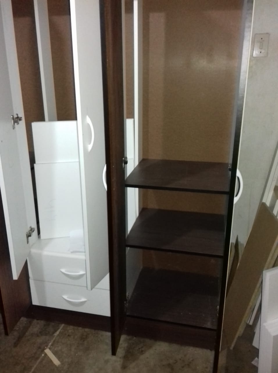 Escritorios y modulos marca acme