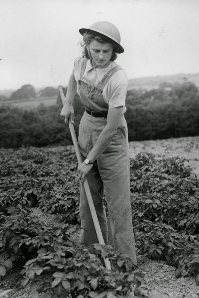 Fashion and Style Vintage photos from 1940s