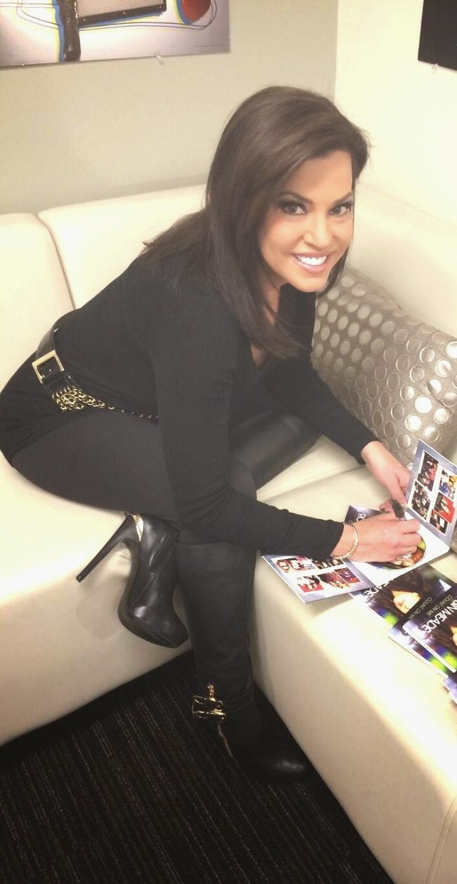 THE APPRECIATION OF BOOTED NEWS WOMEN BLOG THE ROBIN