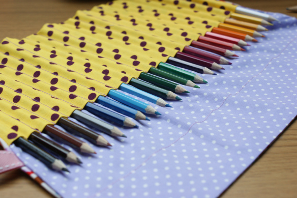 How to make Coloured Pencil Roll ~ DIY Tutorial Ideas!