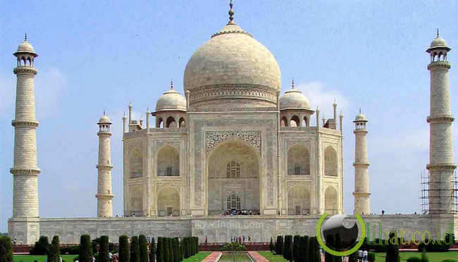 10 Fakta Seputar Bangunan Taj Mahal kejadian unik