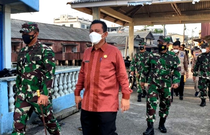 Pulih dari Covid-19, Gubernur Kepri Tinjau Vaksinasi Pelajar di Batam Pulih dari Covid-19, Gubernur Kepri Tinjau Vaksinasi Pelajar di Batam
