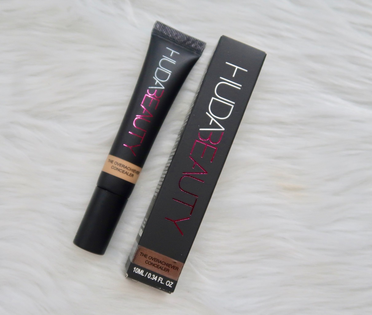 Huda Beauty Overachiever Concealer Granola: concealer very heavy discolorations