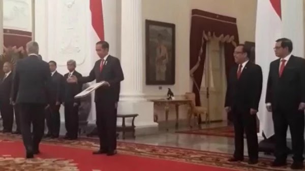 Saat Dubes Turki Lupa Menyalami Jokowi