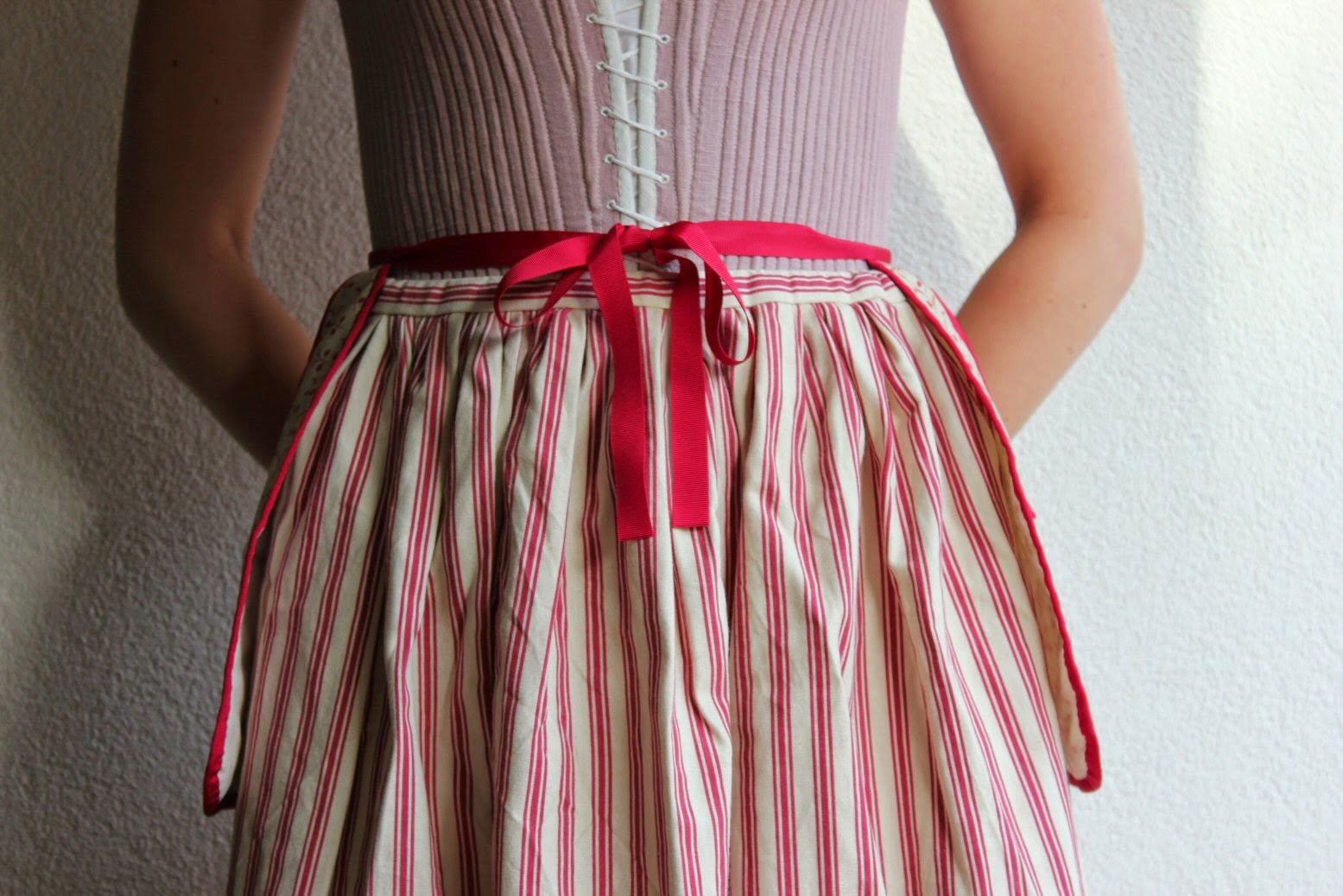 Miss Hendrie's Workbook: Pair of pockets