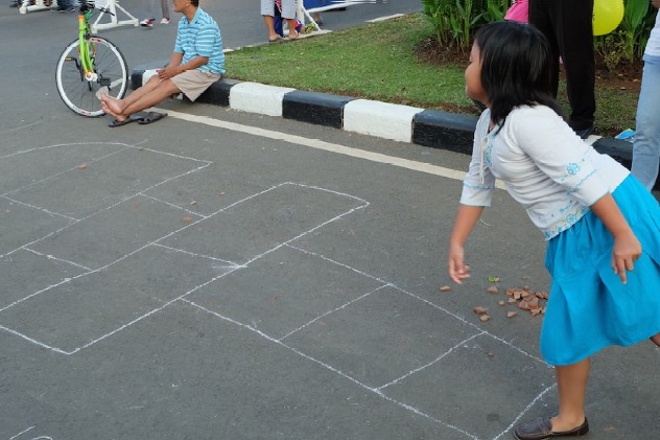 5 Permainan Masa Kecil di Bone yang Sudah Jarang Terlihat