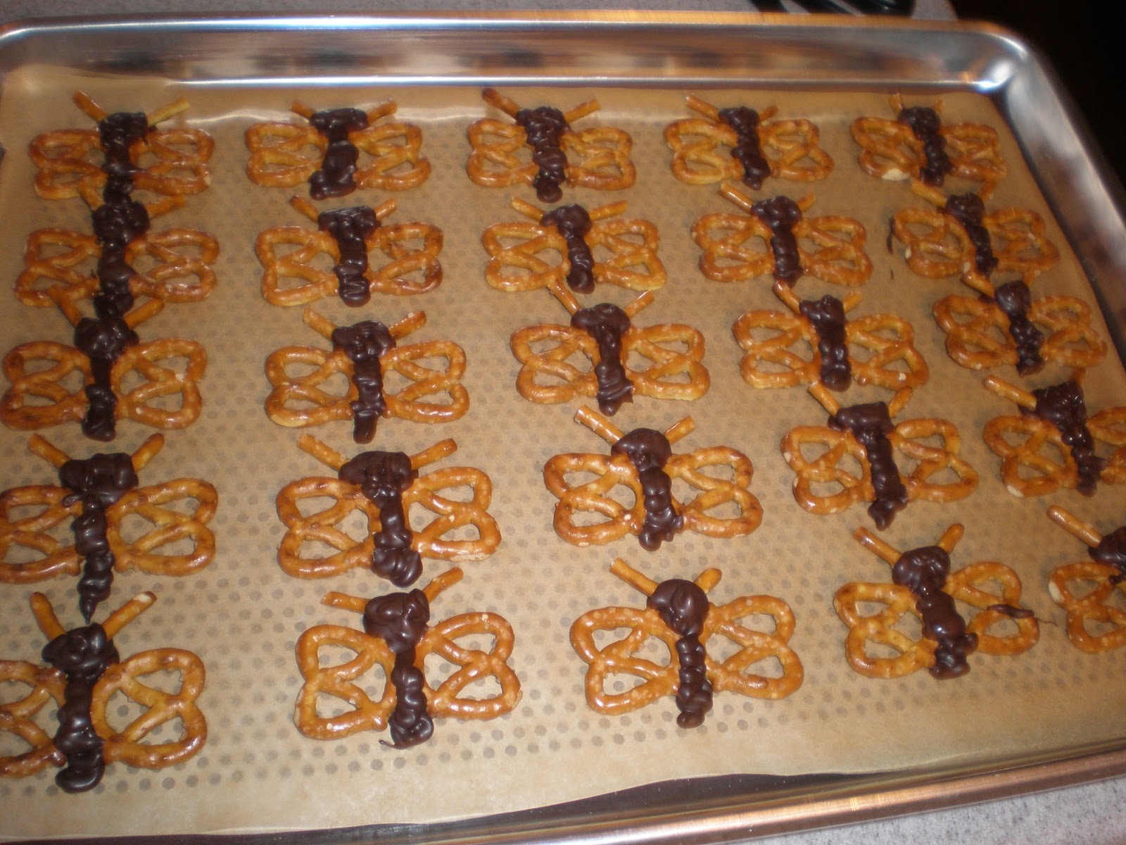 NJ Crafty Momma Pretzel Butterflies yummy spring/summer snack