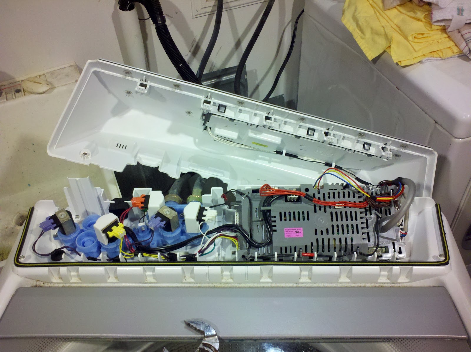 Siliconfish: Fixed an F50 Error - Whirlpool Washing Machine WTW6300SW0