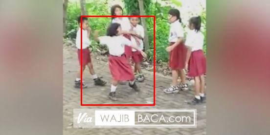 Miris Lihatnya! Anak SD Ini Tampari Teman-temannya Dengan Keras Sambil Bilang Miris Lihatnya! Anak SD Ini Tampari Teman-temannya Dengan Keras Sambil Bilang
