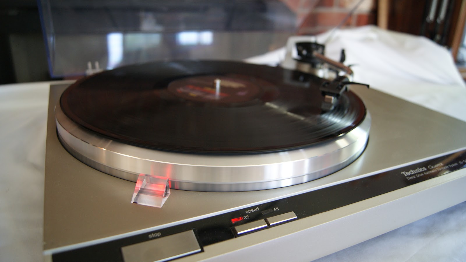 Technics SLQ2 Turntable