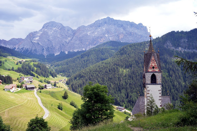 chiesetta santa barbara la val alta badia