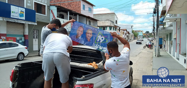 ITAGIMIRIM: Adesivaço marca 1º dia de campanha eleitoral do candidato Luizinho 9
