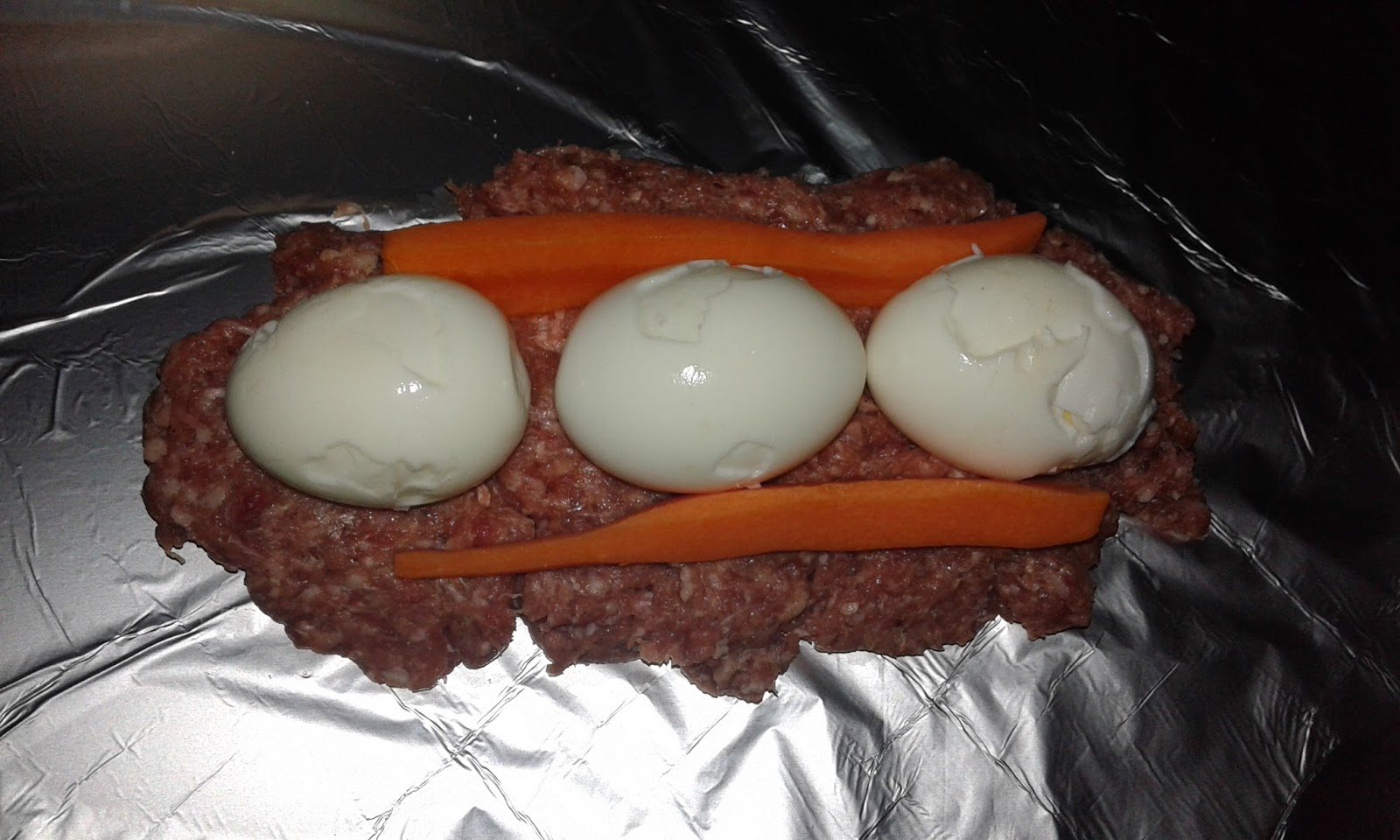 Busy mum's notes Meatloaf with egg and carrot in the middle