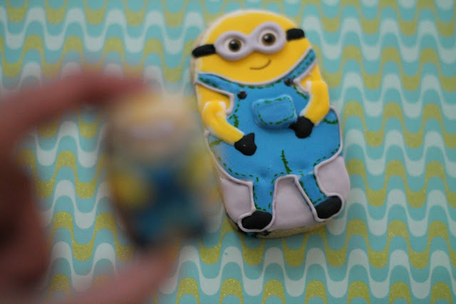 Minion, minion cookies, minion cake, minion party , minions