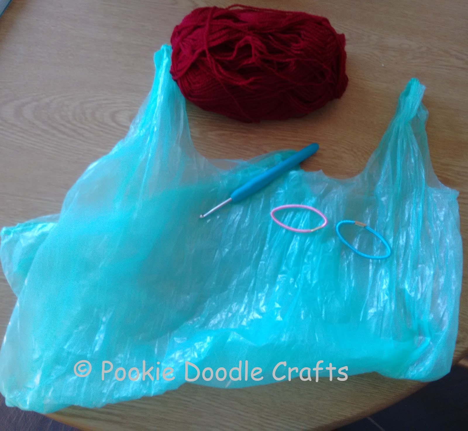Pookie Doodle Crafts Plastic carrier bag holder free pattern