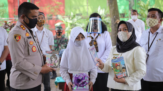 Ning Ita Berikan Paket Data Gratis Bagi Siswa SD dan SMP