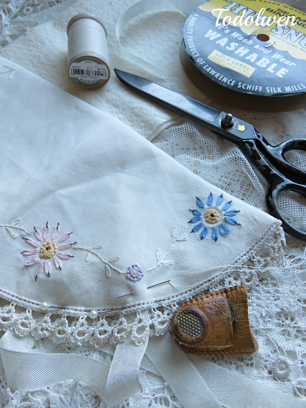 Todolwen Two Vintage Fabric Doilies