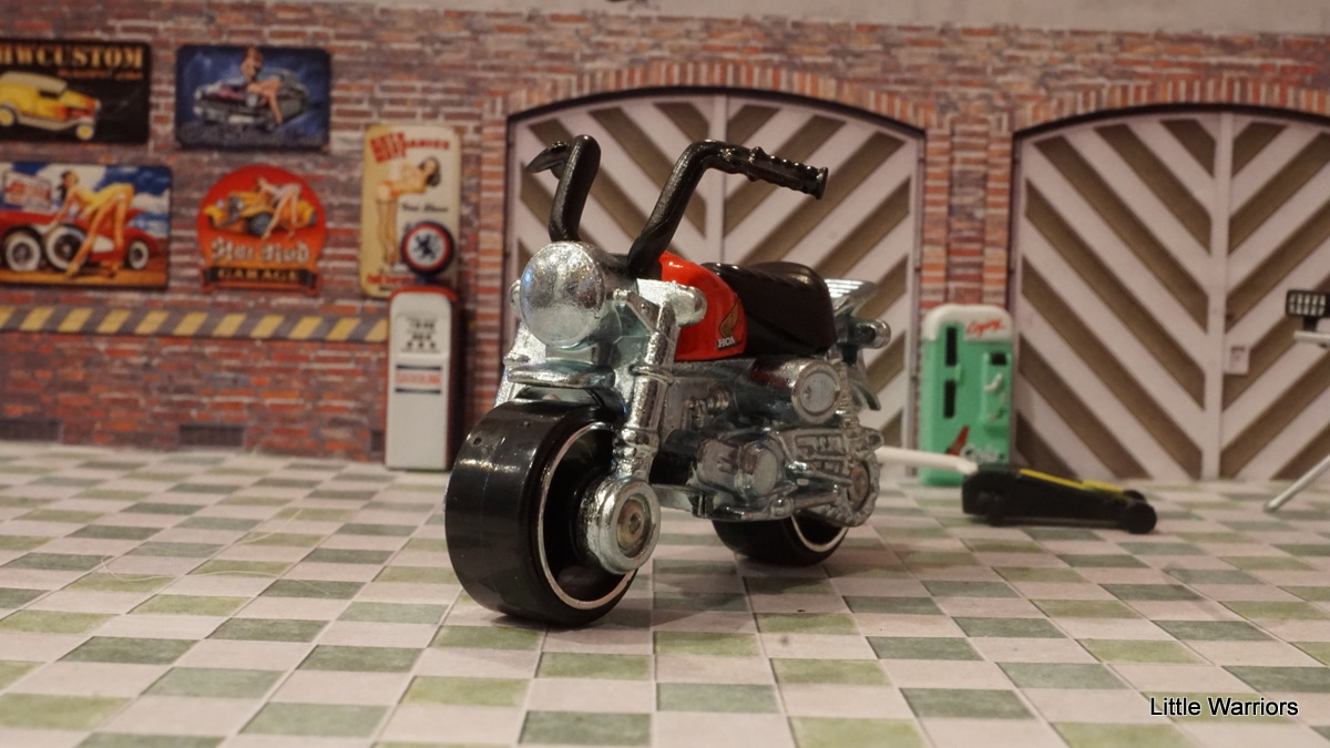 Little Warriors Hot Wheels 1961 Honda Monkey Z50 (DHP16)