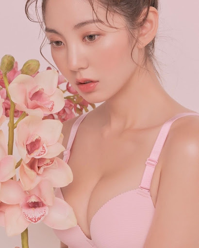 Chaeeun Sarah Lee – Sexy Korean Lingerie Model Instagram