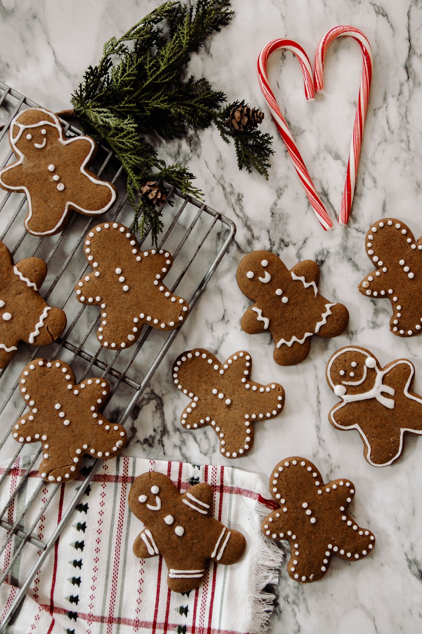 Gingerbread Cookies Home On Oak