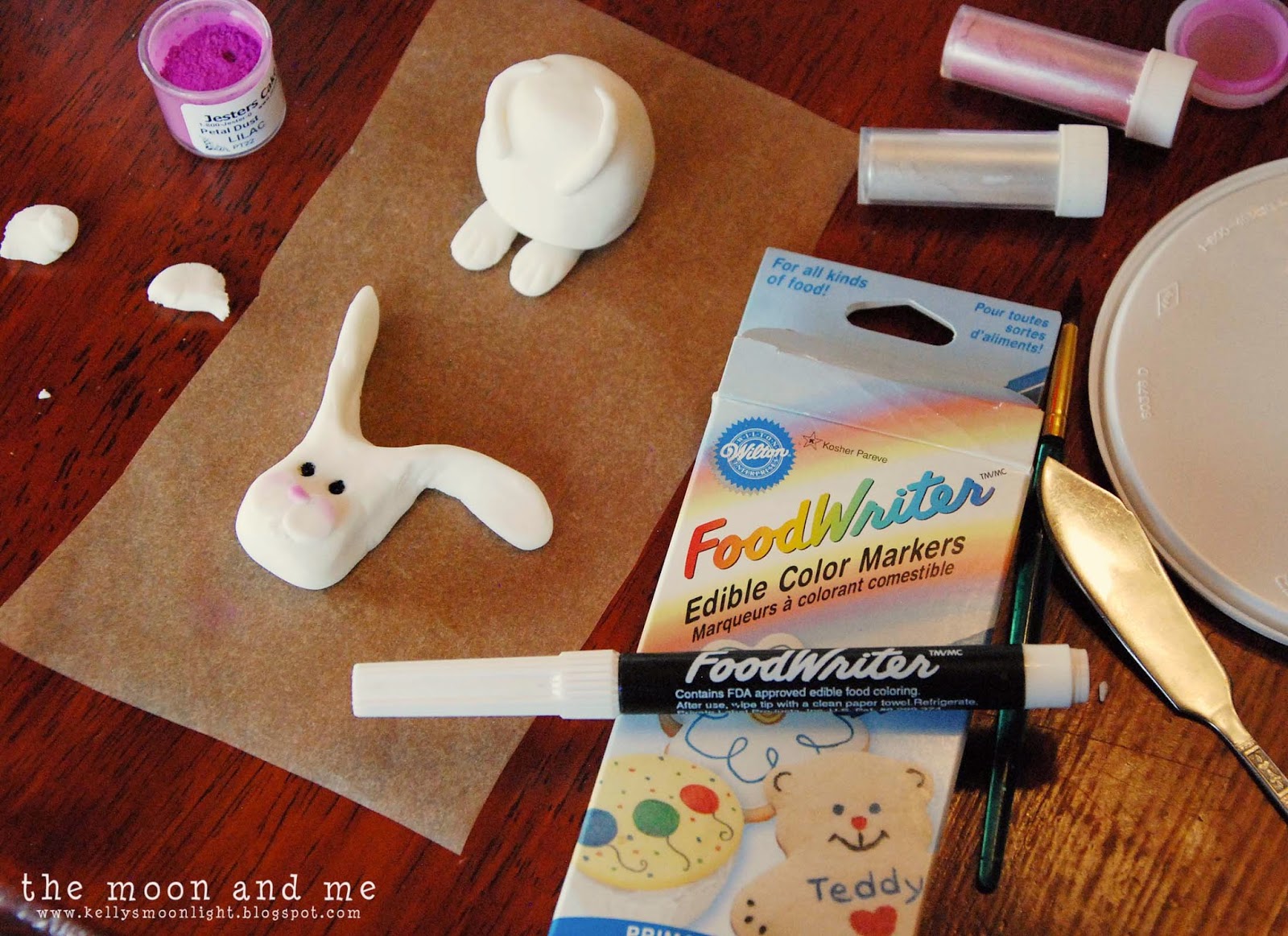 The Moon and Me How To Make A Fondant Bunny