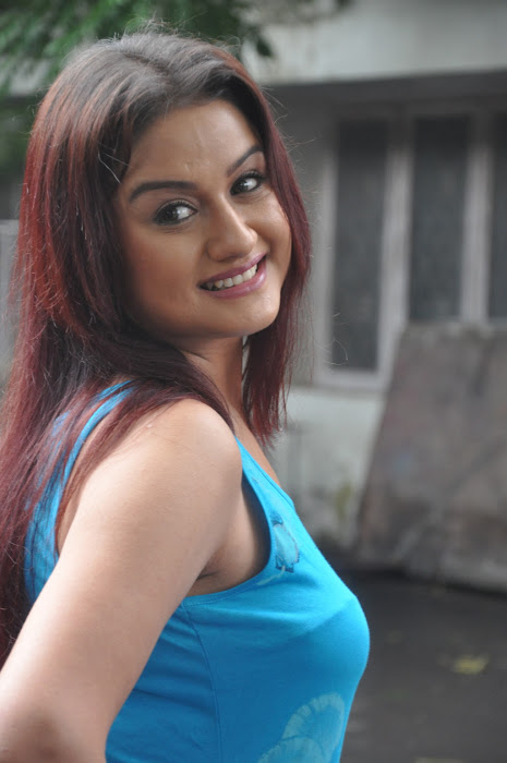 sonia agarwal new spicy photo gallery