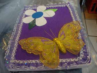 decorar una libreta con una mariposa grande, formas bonitas de adornar la portada de una libreta