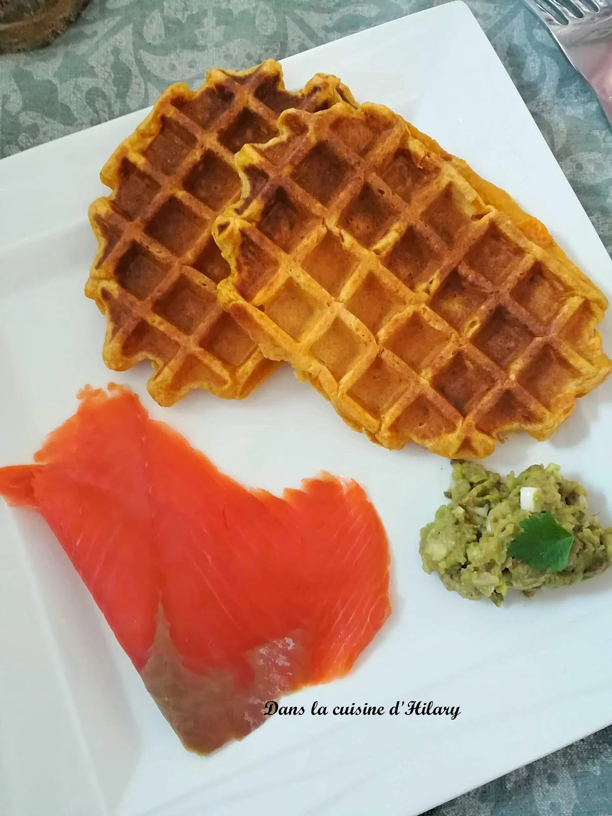 Dans la cuisine d'Hilary: Gaufres de patate douce, saumon fumé et guacamole