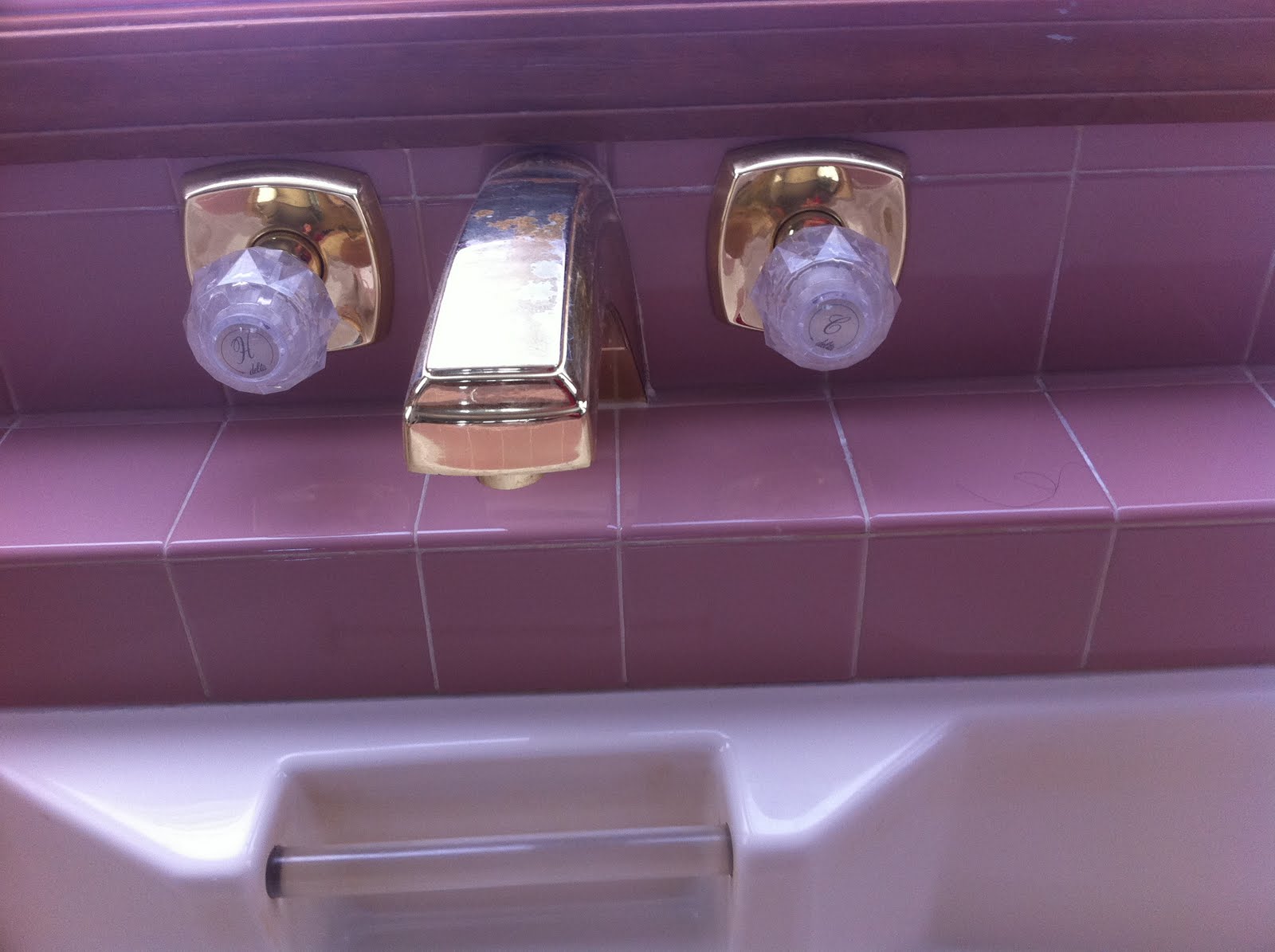 stuff on which to ponder how to replace 1980's delta roman tub spout