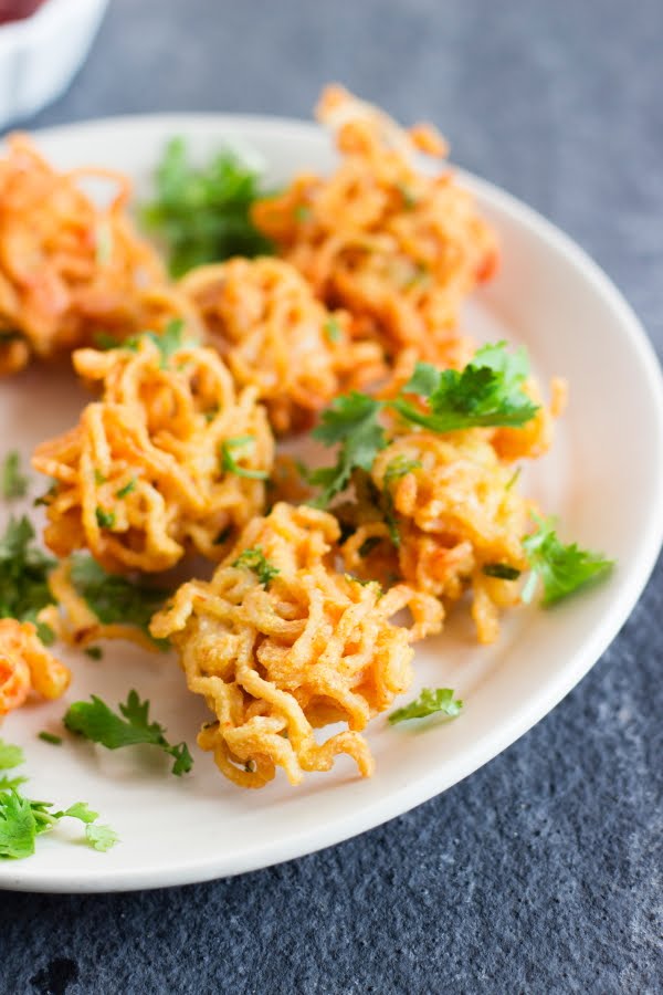 maggi instant noodles fritters fried pakoda chickpeas besan