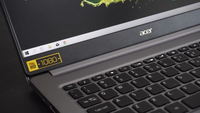 The hinge of this laptop is found to be running mostly along the base.