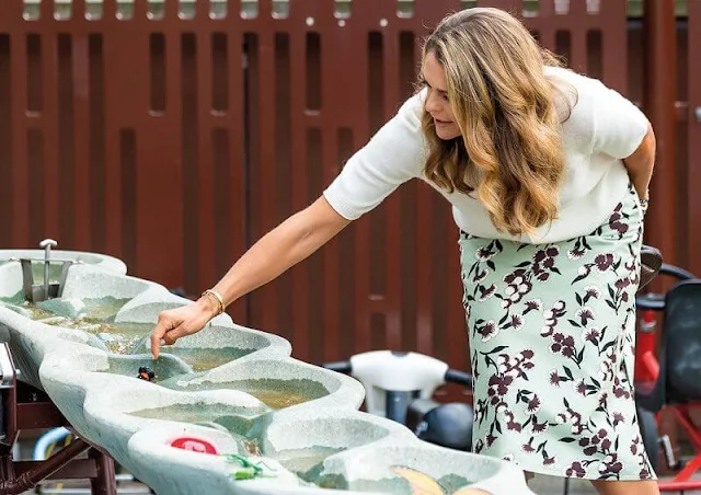 Min Stora Dag or My Special Day. Princess Madeleine wore a green floral print midi skirt and white top