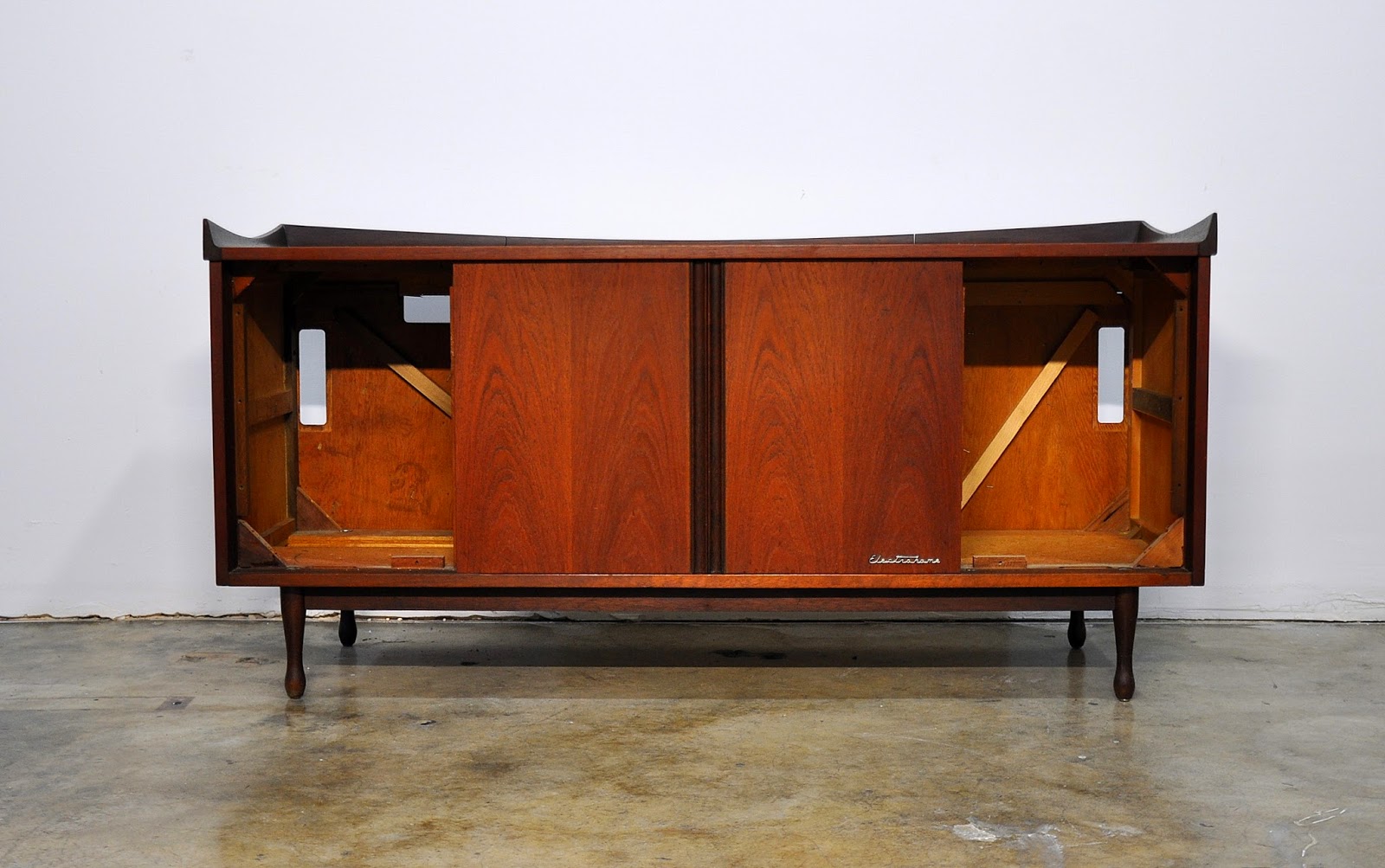 SELECT MODERN Deilcraft Teak Stereo Console Credenza