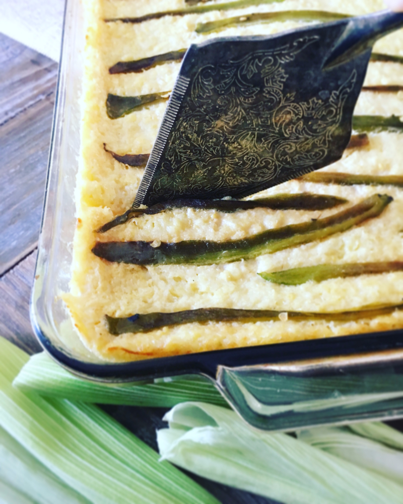 Pastel de elote con rajas - Delirios de Cocina