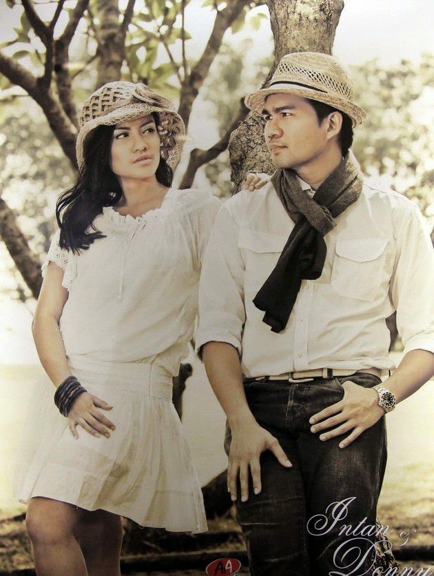 Intan Nuraini & Donny Azwan Putra's Pre Wedding | One Thousand Loves