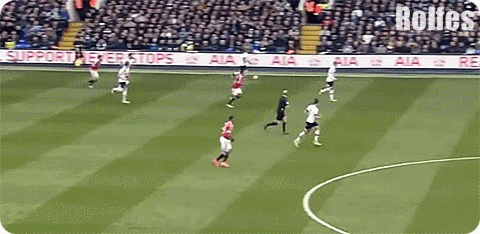 포수-멘사 쓱 밀치고 지나가는 델레 알리gif | 인스티즈