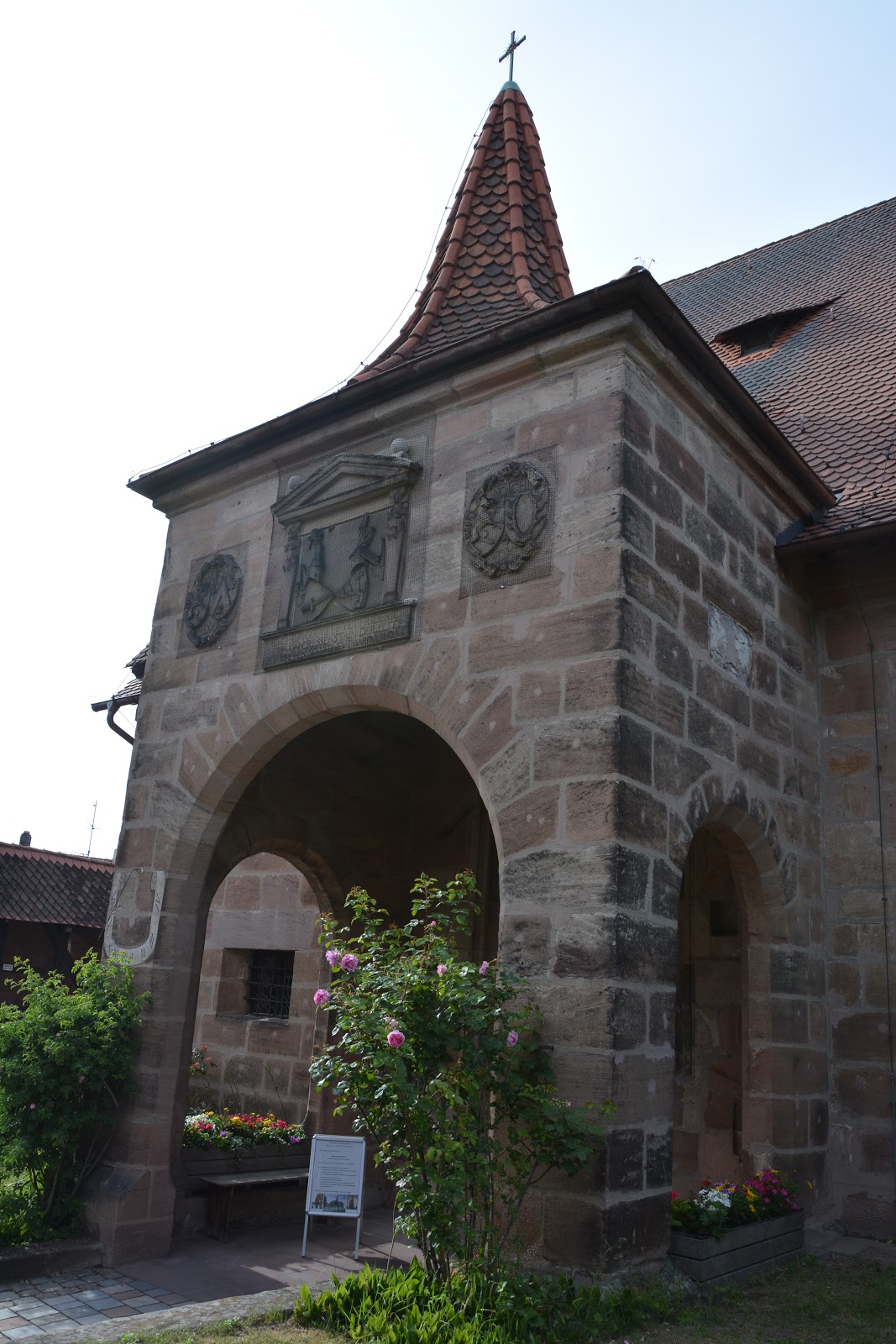 Nürnberginfo Die Wehrkirche St. in Kraftshof